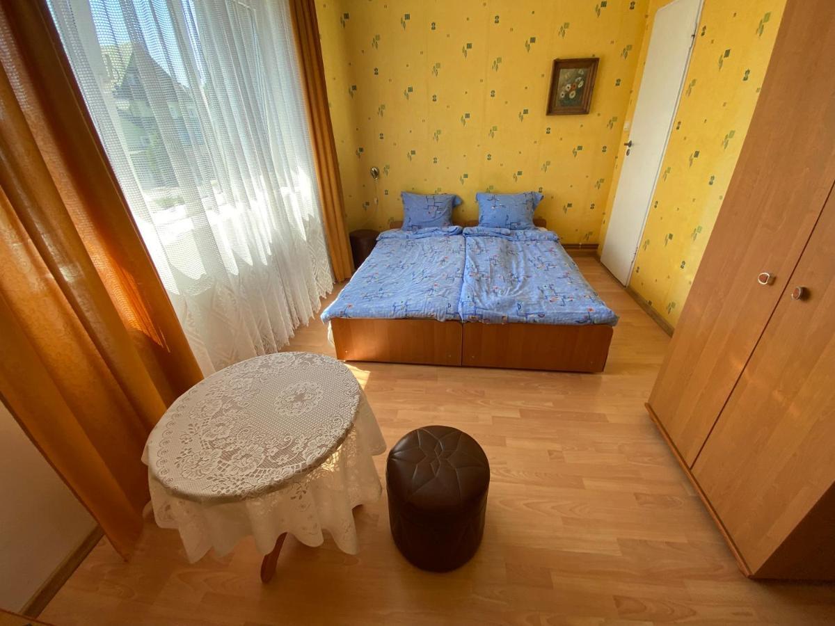 Willa Malwa Rewal Cameră foto